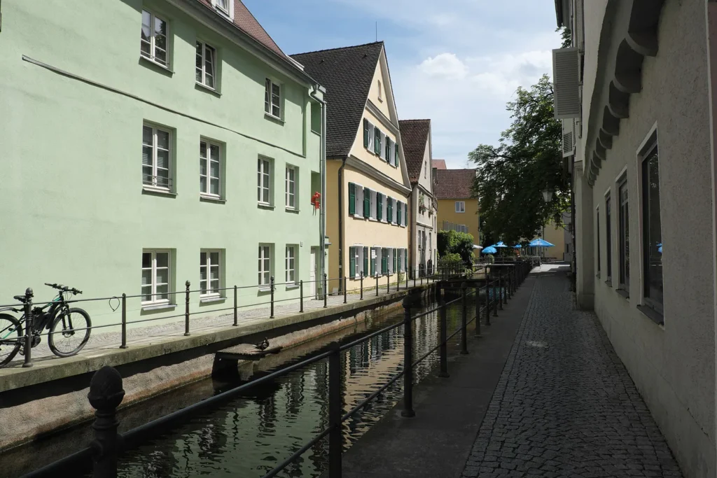Stadtbach in der Oberen Bachgasse der Memminger Altstadt